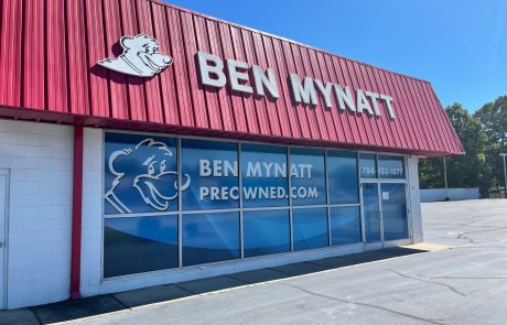 Outdoor Signage, Red Roof with white letters, Ben Mynatt, Windows with White letter signage, Ben Mynatt Preowned.com