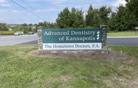 custom outdoor dentistry business sign